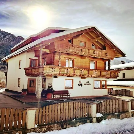 In With A Balcony Mayrhofen