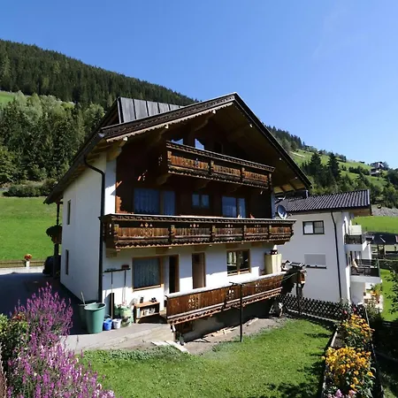 In With A Balcony Apartment Mayrhofen
