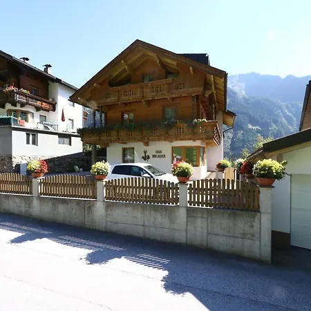 In With A Balcony Apartment Mayrhofen