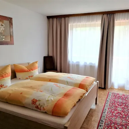 In With A Balcony 公寓