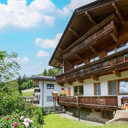 In With A Balcony Mayrhofen